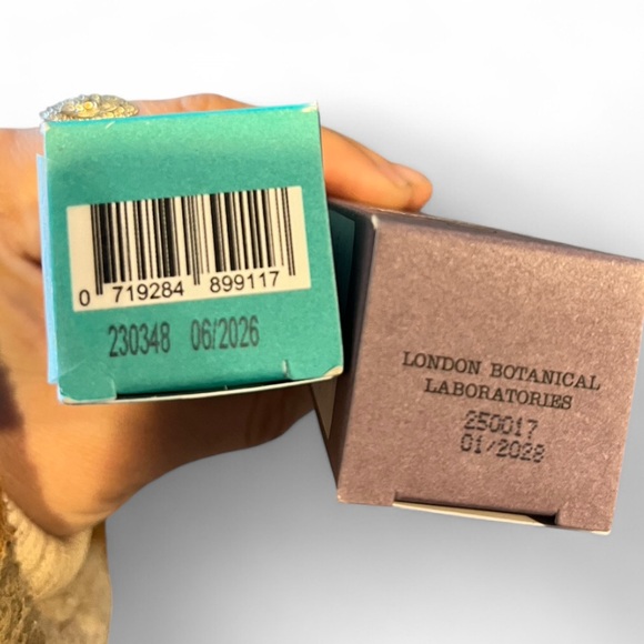 Hyaluronic Molecular Moisture Facial Serums Pack of Two - Picture 2 of 5